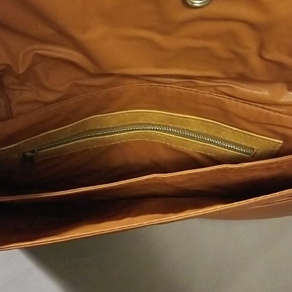 Clutch - Picture 2 of 2